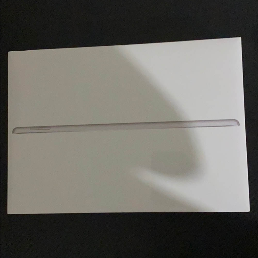 Apple iPad (7th Generation) wi-fi+cellular